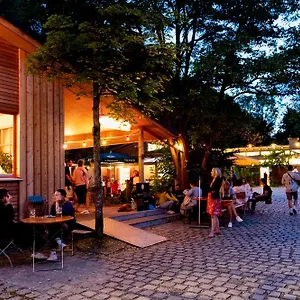 Hostel The Tent - Youth Only - Buchung Leider Nur Bis 30 Jahre Moeglich!, München