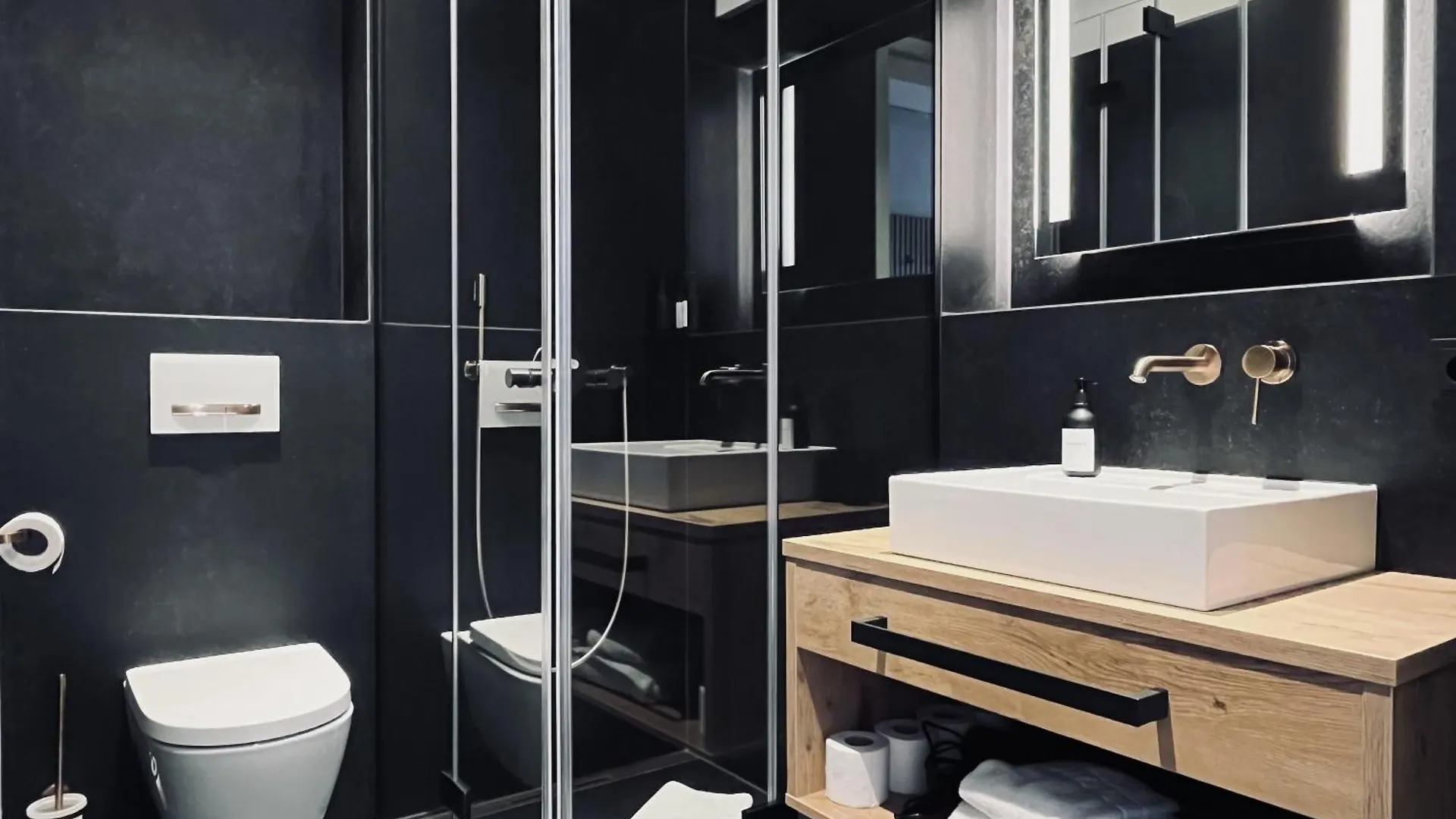 Mikes Apartments Munich Guest house